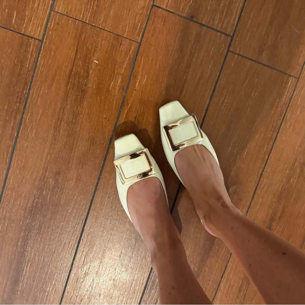 Roger Vivier Cream Leather Buckle Slide Mules